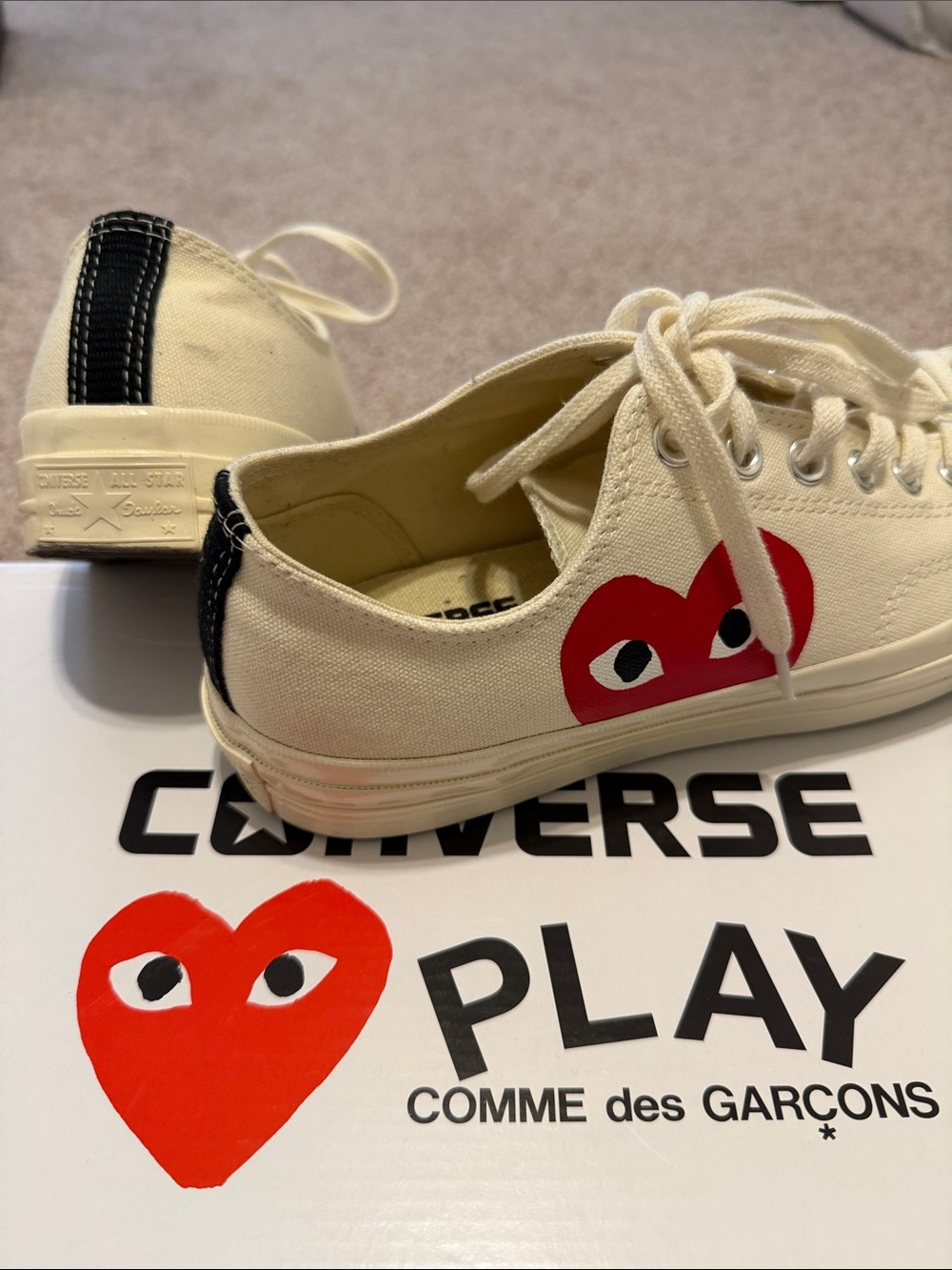Converse PLAY Cream Low-Top Sneakers with Red Heart